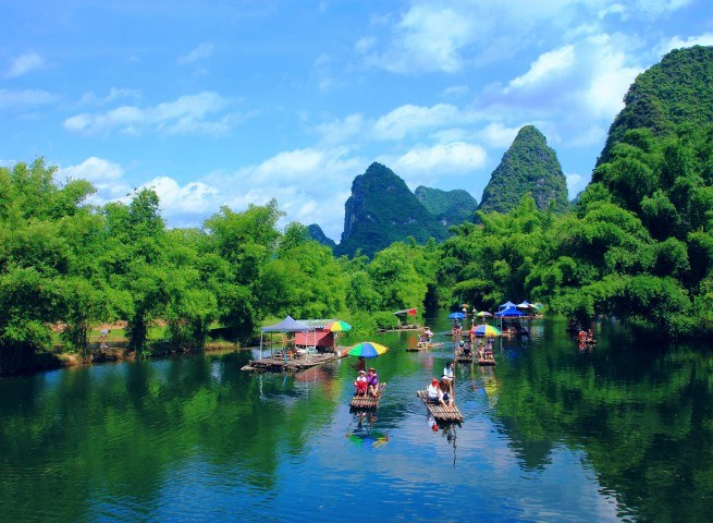 遇龍河竹筏漂流