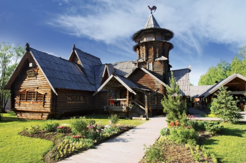 体验纯斯拉夫乡村风格的飨宴,道地的俄式料理及北国风情的建筑,让您