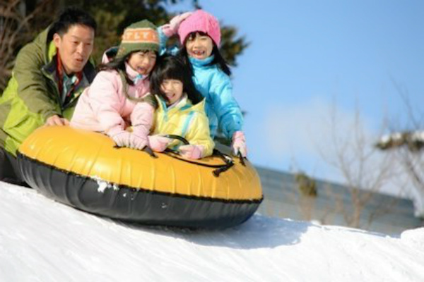 牧歌之里戲雪(雪上甜甜圈+雪盆+雪地泛舟)