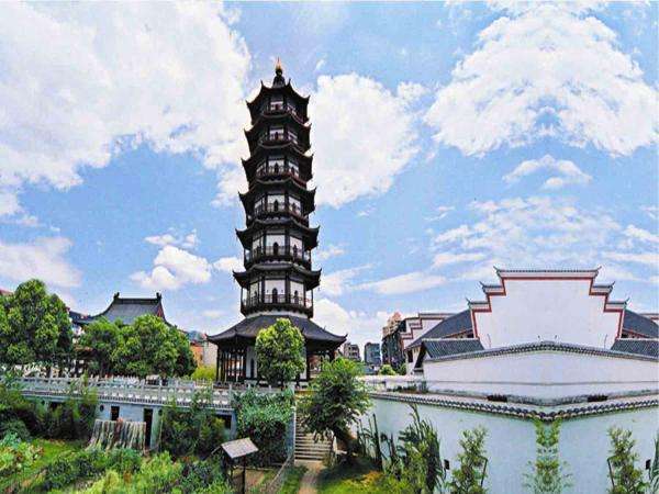 D5：繩金塔