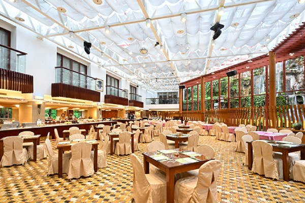 阿里山賓館-現代館(兩大床，一泊二食)