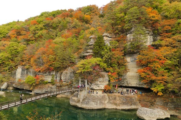 塔崖(觀光局提供)-東北紅葉大賞