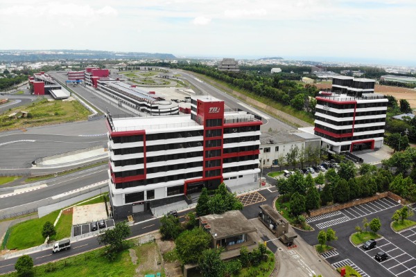 D1：台中麗寶賽車主題旅店