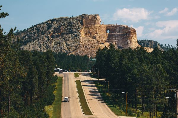 瘋馬岩紀念雕像-瘋馬岩紀念雕像