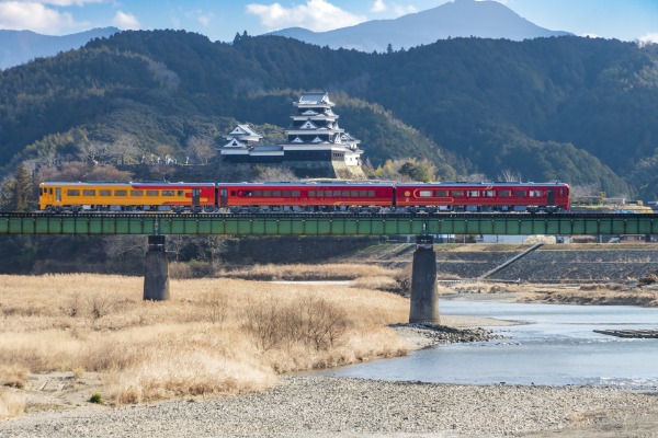 伊予灘物語觀光列車