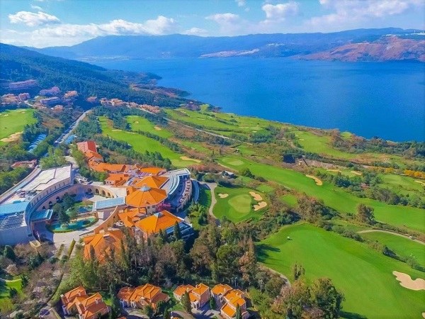 春城湖畔高爾夫度假村-入住四晚亞洲的高爾夫天堂
