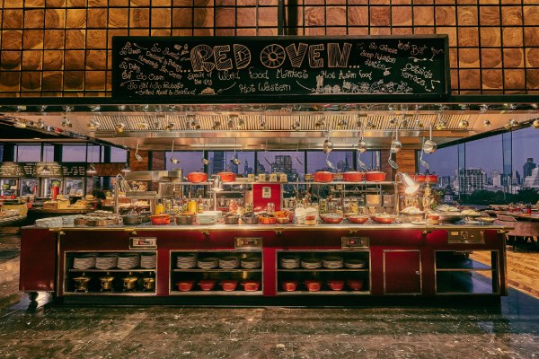 SO/BANGKOK：RED OVEN國際自助餐