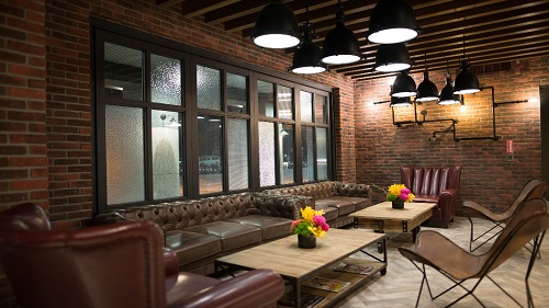 高雄城市商旅駁二館