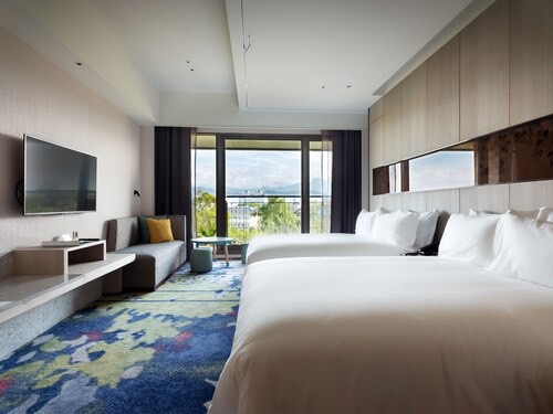 名人堂花園飯店-豪華四人-【客房房型】