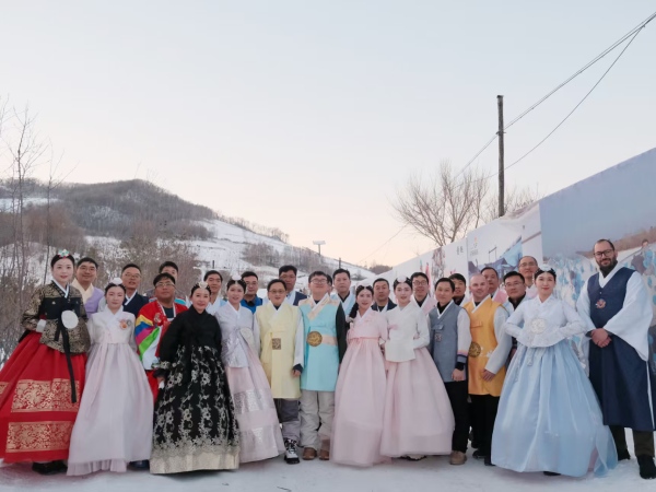 百花谷朝鮮民俗村落(製作辣白菜+韓服拍照體驗)