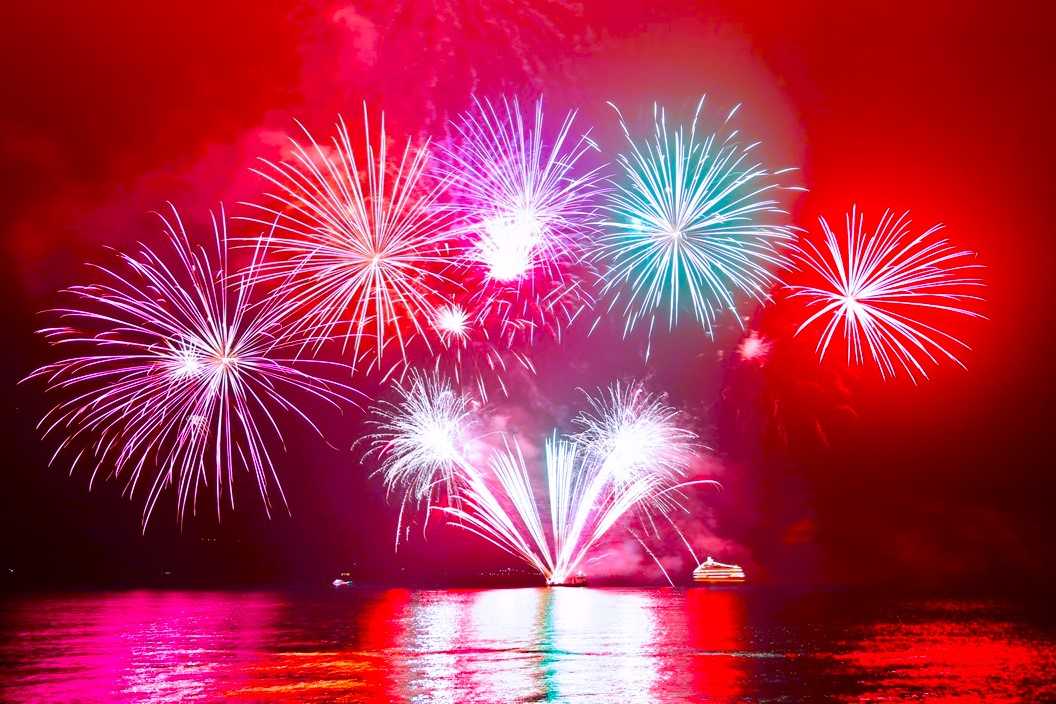 洞爺湖花火船(2025/4/28~10/31)