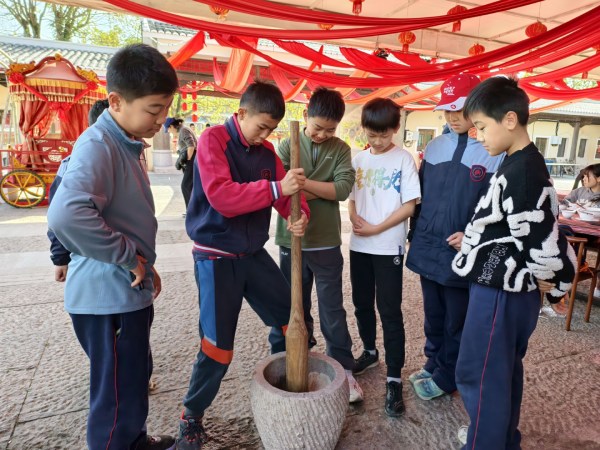 客家民俗體驗（打糍粑、包芋子包、擂茶）