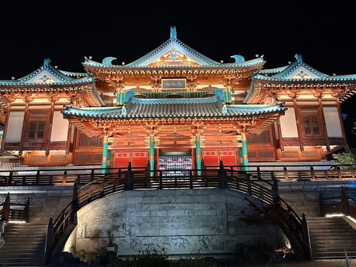 夜遊金陵小鎮，夢回六朝古風