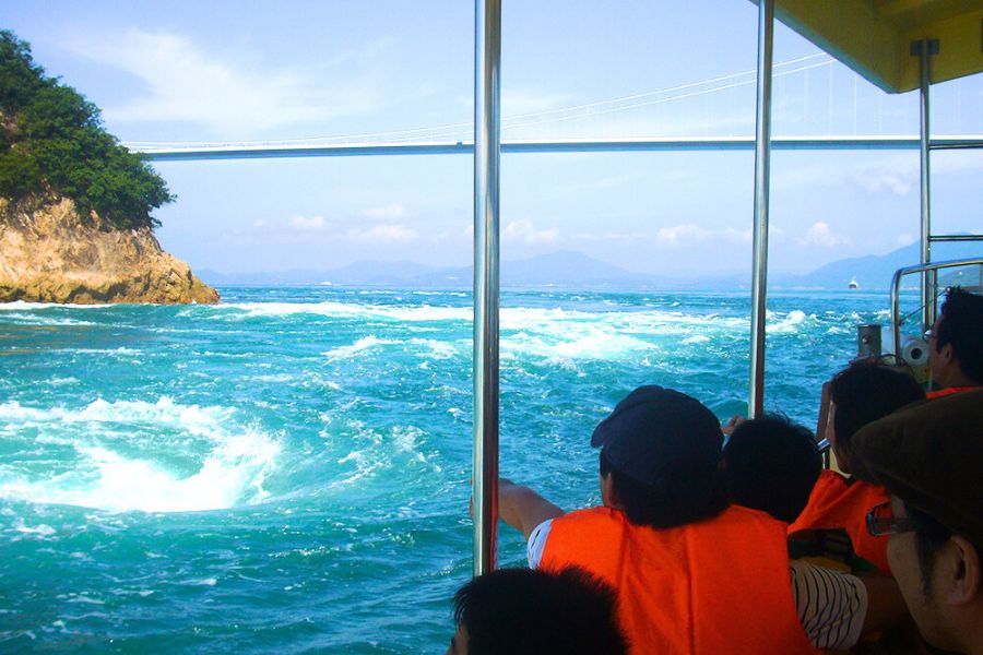 來島海峽觀潮船