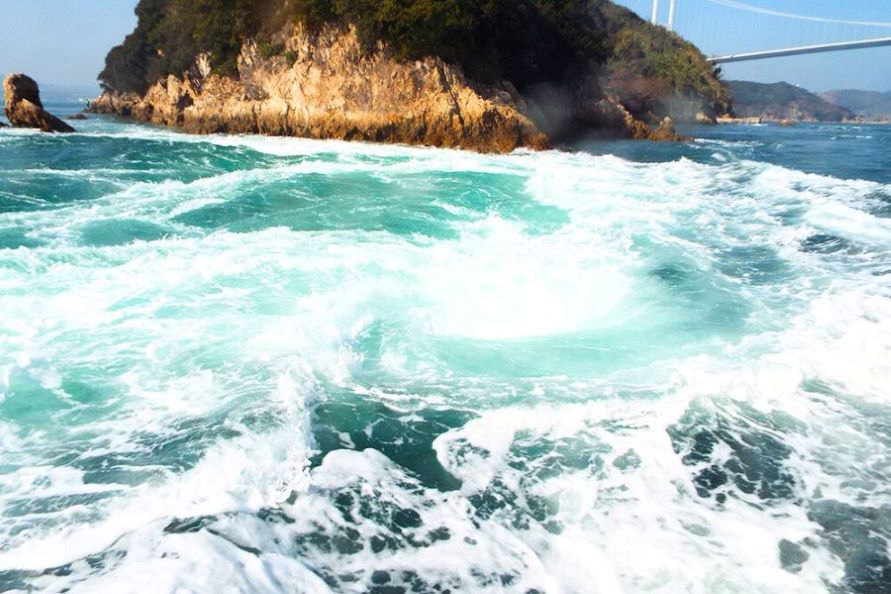 來島海峽觀潮船