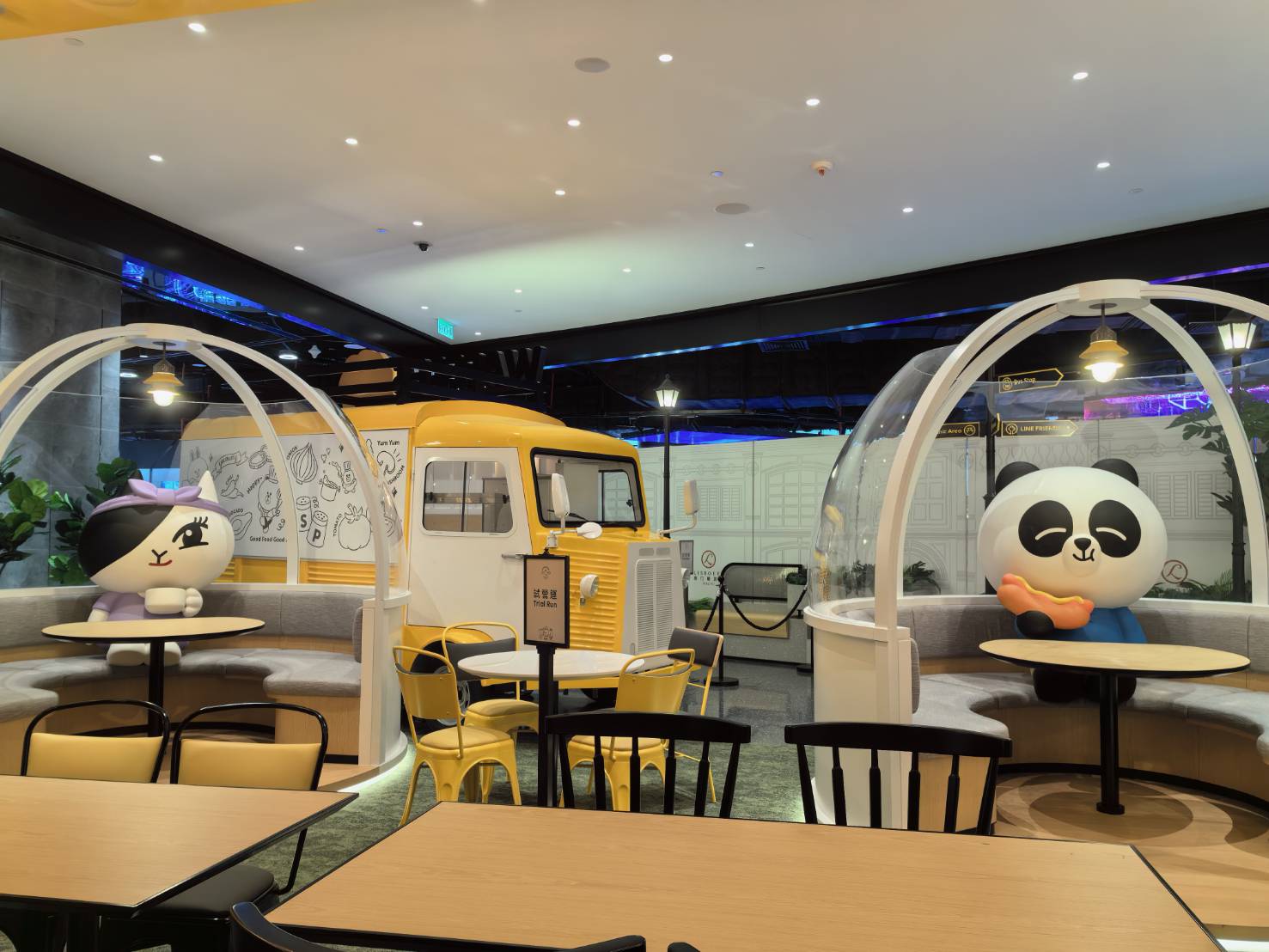 BROWN & FRIENDS CAFE