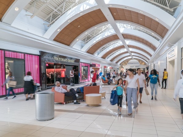 Fashion Outlets of Niagara Falls