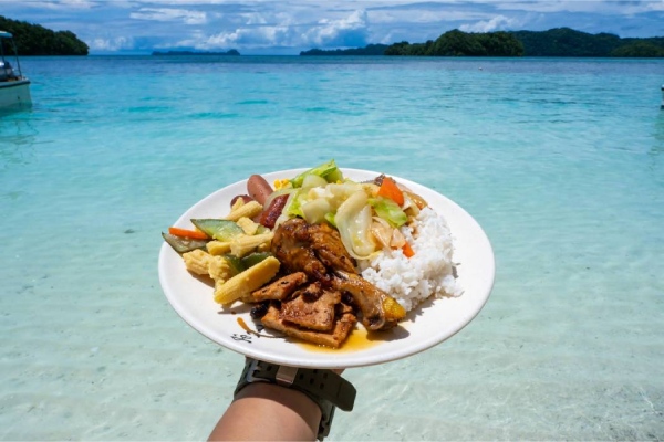 東向-D3：秘境島嶼(享用熱炒風味餐+鮮魚湯+飲料)