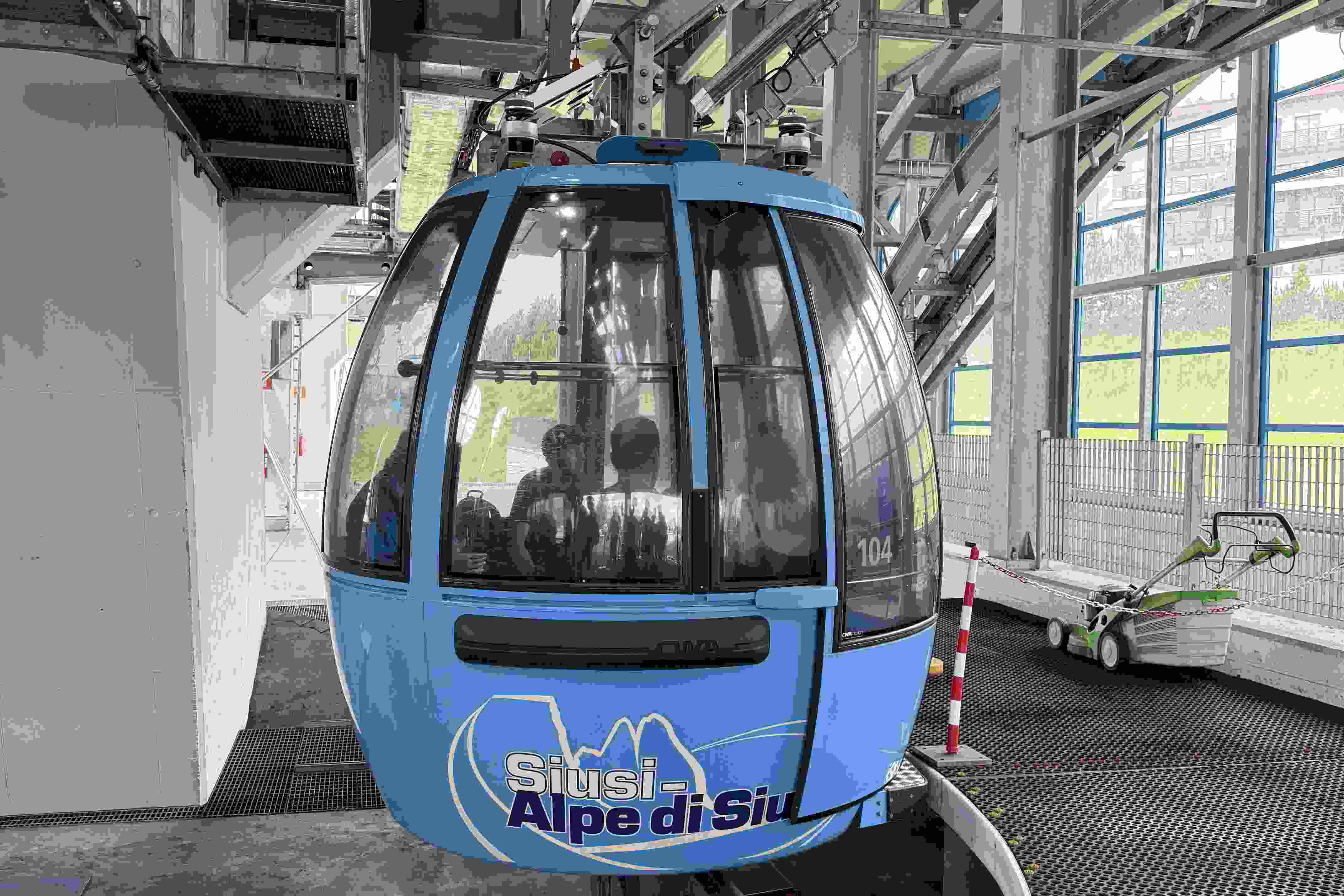 Cabinovia Alpe di Siusi-D3：阿爾卑斯高原藍色球狀纜車(休西高原Cabinovia Alpe di Siusi)