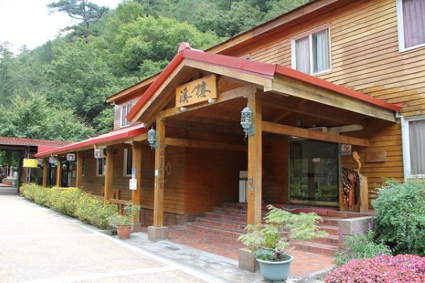 圖片來源:武陵農場官方網站-武陵農場國民賓館－溪樓(一泊二食)