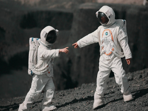 烏蘭哈達火山太空服旅拍-烏蘭哈達火山(含太空人服拍照)