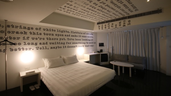 PAPA WHALE 高雄美麗島館