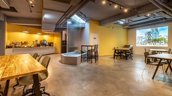 PAPA WHALE 高雄美麗島館