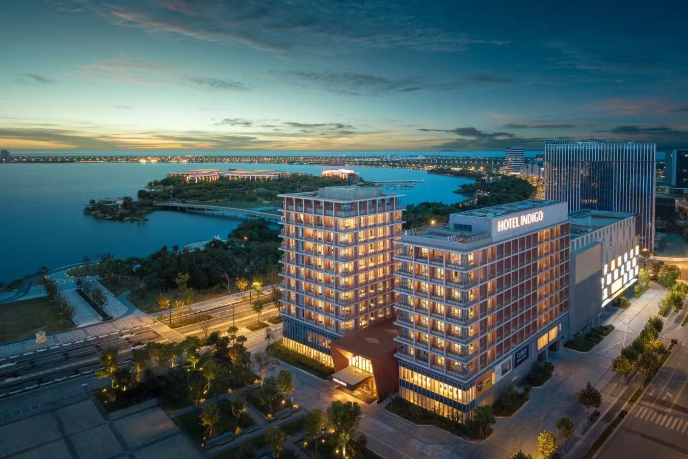 設計江南～三晚洲際英迪格、當代美術館、滴水湖朵雲、宜興窯湖小鎮五日- 國外團體旅遊｜colatour 可樂旅遊